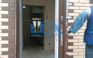 стальная дверь с отделкой МДФ в загородный дом с одним замком